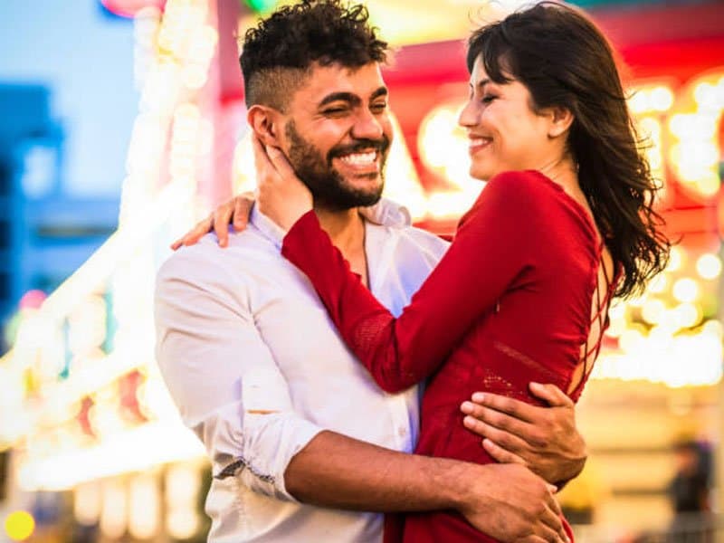 The Serendipity of Travel: Spicing Up Your Love Life with Right-Place, Right-Time Connections